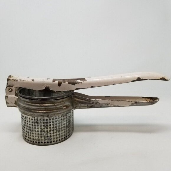 Vintage Metal Potato Ricer Rice Masher Press Strainer White Silver - Picture 8 of 10